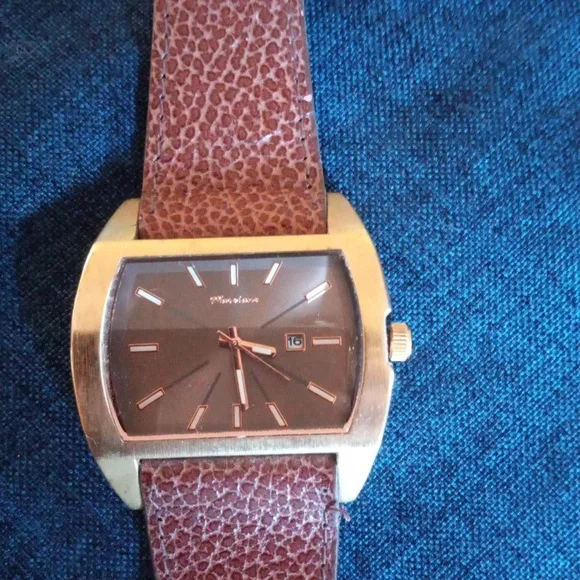 Watch - Picture 2 of 4